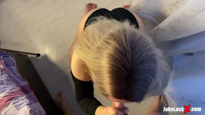 ʻO ka poʻe ʻulaʻula ʻōmo ʻana i ka dick a me ka hoʻopaʻa ʻana i luna, e kiʻi ana i kāna ʻāmi